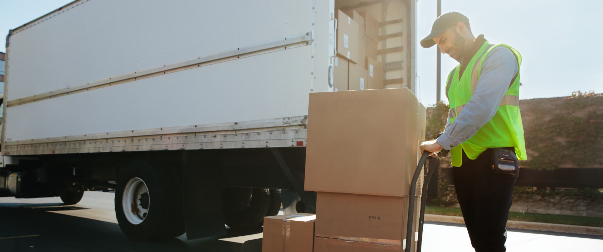 Fornitura ai clienti per il commercio all´ingrosso di prodotti tessili Fornitura ai clienti per il commercio all´ingrosso di prodotti tessili